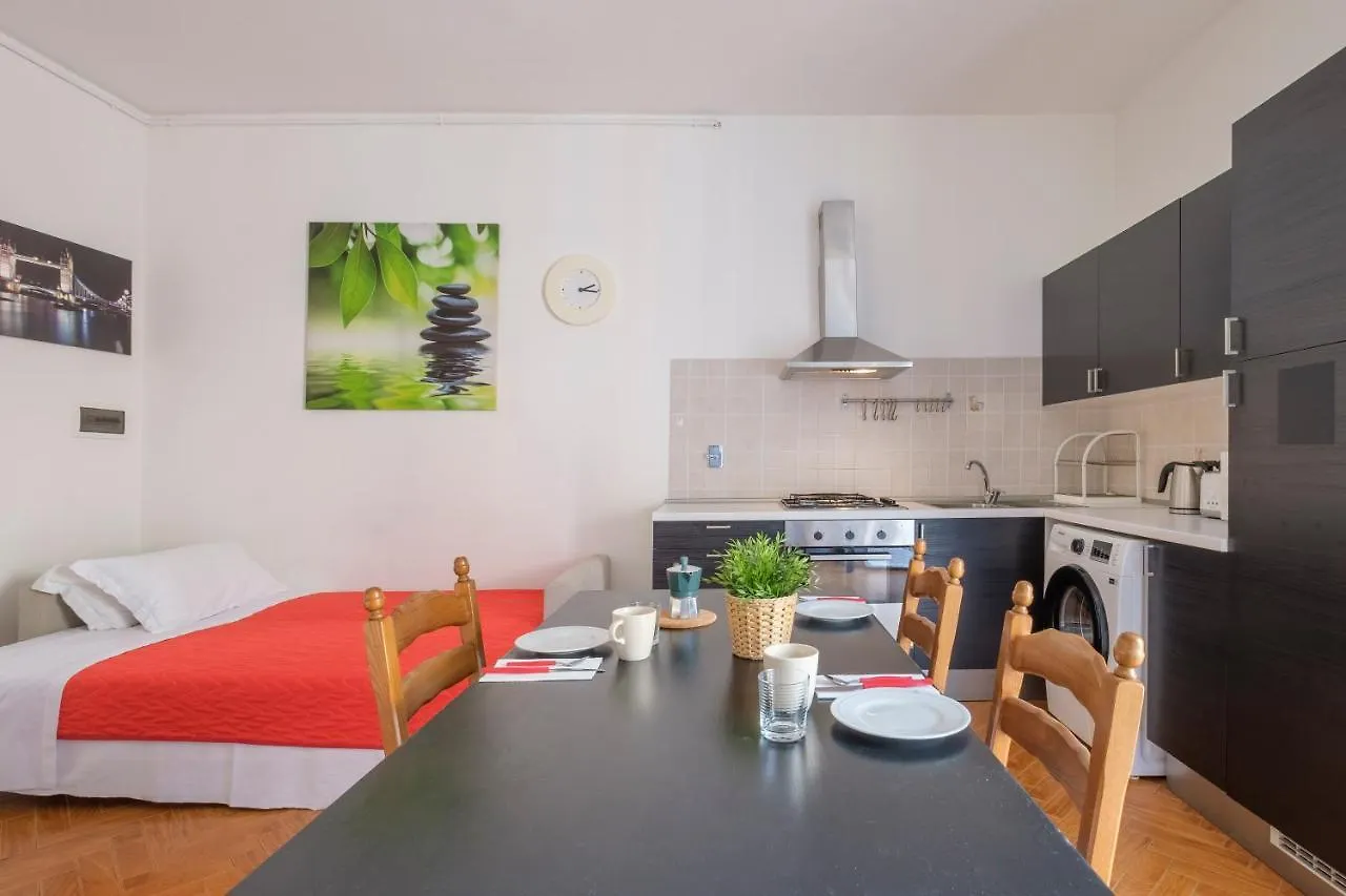 Apartment San Pietro House By Studio Vita Bologna