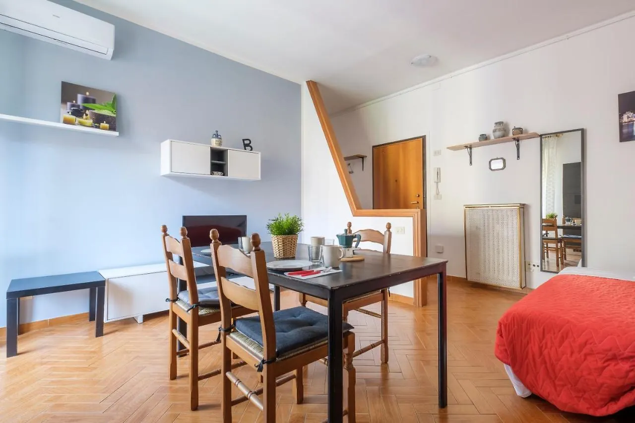 San Pietro House By Studio Vita Bologna Apartment
