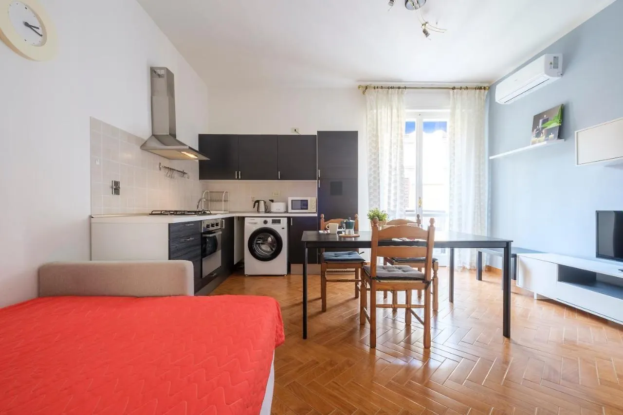 Apartment San Pietro House By Studio Vita Bologna Italy